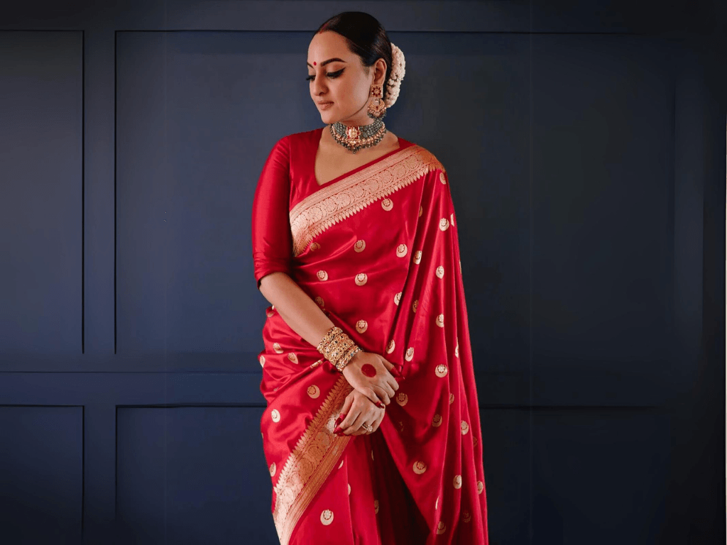 Raanjhanaa Moments of Sonakshi Sinha: Wears a Banarasi Silk Saree on Her Big Day!! - Laxha Clothing - www.laxhaclothing.com